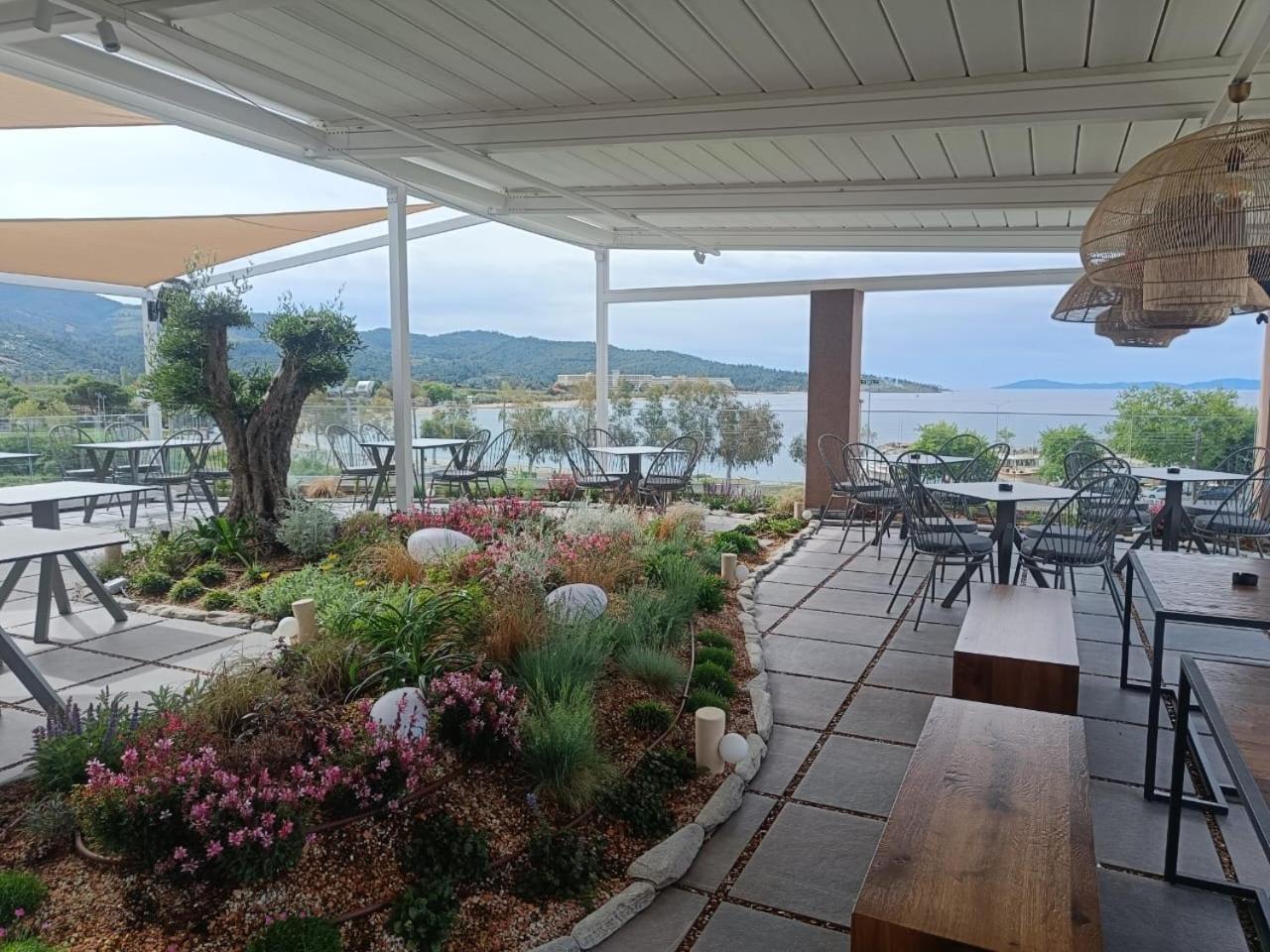Thetis Boutique Apartments Neos Marmaras Exterior photo